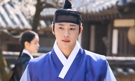 Струящаяся над рекой луна 7 серия