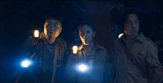 Свеча в гробнице: Долина червей 7 серия