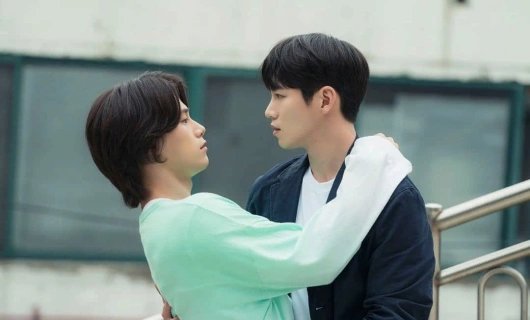 Ресторан Флорида 1 серия «Только не говорите, что меня привлекают мужчины?!»