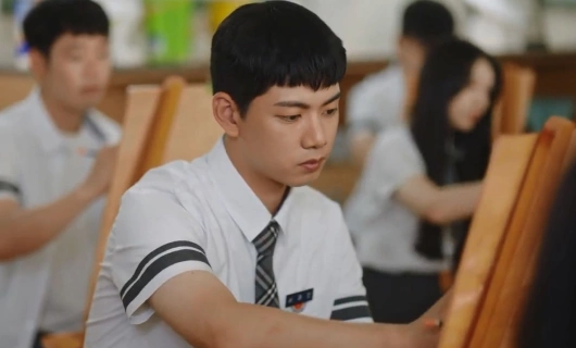 Взрослый стажёр 1 серия «Эпизод Джемина : Я надеюсь это не дойдет до тебя (1)»