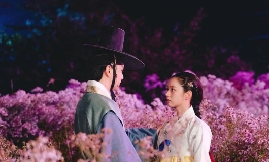 Когда расцветают цветы, я думаю о луне 9 серия