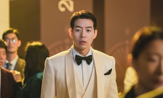 Пандора: Фальшивый рай 8 серия «Я… я человек, у которого нет другого выбора, кроме как делать то, что говорит мне мать директора!»