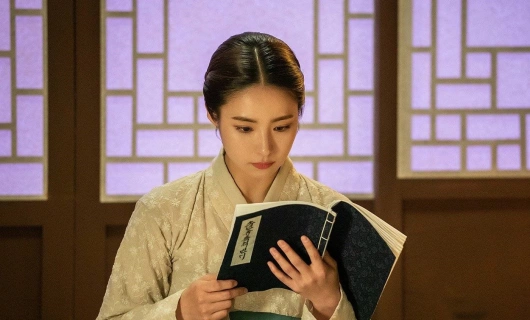 Новичок-историк Гу Хэ Рён 1 серия