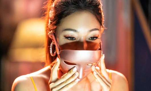 Девушка в маске 1 серия