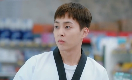 Супермаркет бывших айдолов 1 серия «Сколько времени прошло с тех пор, как мы виделись?»