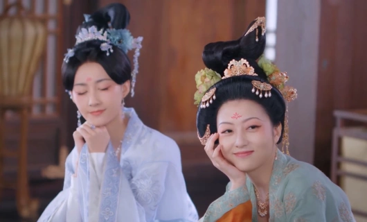 Королевские слухи / Время притворяться 13 серия