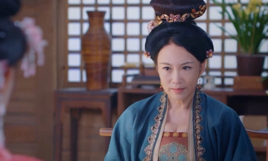 Королевские слухи / Время притворяться 17 серия