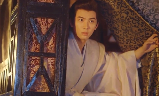 Тайный страж с красными рукавами 19 серия