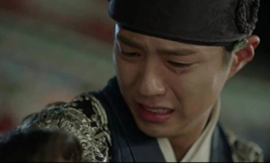 Любовь в лунном свете / Свет луны, очерченный облаком 17 серия