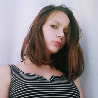 Наташа Баженова