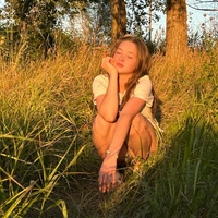 Полина Баженова