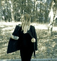 Аена Зондиг